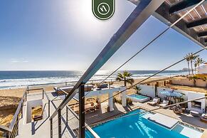 Oceanfront 10 BR Villa With Pool - Jacuzzi - Beach