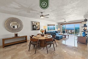 Stunning 2 BR Condo - Oceanview Terrace - Downtown