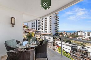 Stunning 2 BR Condo - Oceanview Terrace - Downtown
