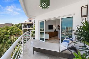 Stunning 2 BR Condo - Oceanview Terrace - Downtown