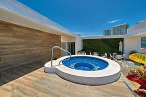 New 1 Br Unit 2 Min From Beach - Pool - King Bed
