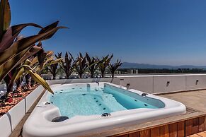 Believe Condo Flamingos Believe 302