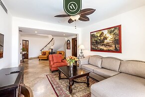 Villa With Private Pool & Patio in Cabo