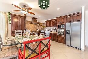 2BR Condo With Private Terrace - Ocean View