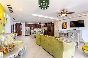 Great Condo With Private Balcony - Ocean View