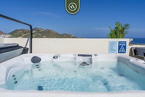 Luxury House With Ocean View