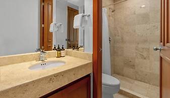 Stylish 2 BR Condo - Pools - Golf - Membership