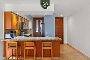 Stylish 2 BR Condo - Pools - Golf - Membership