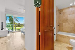 Stylish 2 BR Condo - Pools - Golf - Membership