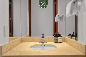 Stylish 2 BR Condo - Pools - Golf - Membership