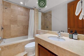 Stylish 2 BR Condo - Pools - Golf - Membership