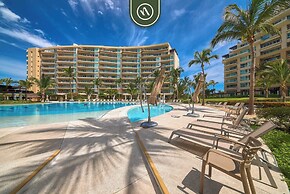 Luxury 4 BR Condo - Private Beachfront Deck With Pool