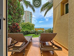 Luxury 4 BR Condo - Private Beachfront Deck With Pool