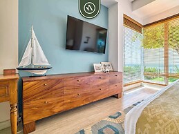 Luxury 4 BR Condo - Private Beachfront Deck With Pool