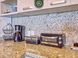 Luxury 4 BR Condo - Private Beachfront Deck With Pool