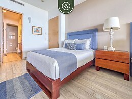 Luxury 4 BR Condo - Private Beachfront Deck With Pool