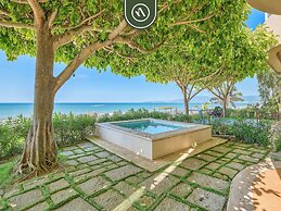 Luxury 4 BR Condo - Private Beachfront Deck With Pool