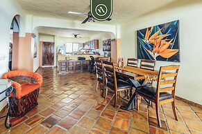 Oceanview 2BR Condo - Romantic Zone - Rooftop Pool
