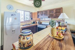Oceanview 2BR Condo - Romantic Zone - Rooftop Pool