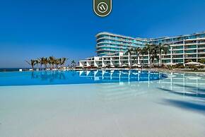Oceanfront 2BR Condo -private Balcony - Beach