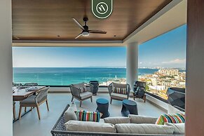 Luxury 2 BR Condo With Beachview - Rooftop Pool