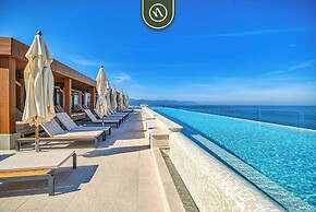 Luxury 2 BR Condo With Beachview - Rooftop Pool