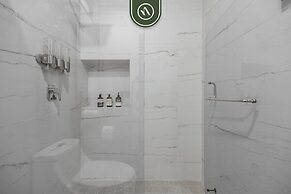 Luxury 2 BR Condo With Beachview - Rooftop Pool