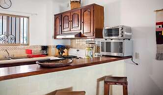 Ocean View 2Br Condo-balcony-beach-pool 710