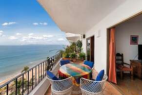 Ocean View 2Br Condo-balcony-beach-pool 710