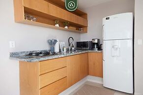 Ocean View 2BR Condo - Private Terrace - Beach