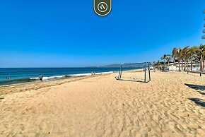 Ocean View 2BR Condo - Private Terrace - Beach