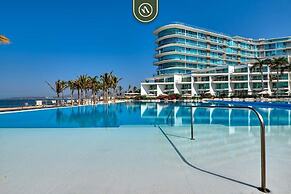 Ocean View 2BR Condo - Private Terrace - Beach