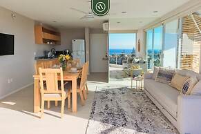 Ocean View 2BR Condo - Private Terrace - Beach