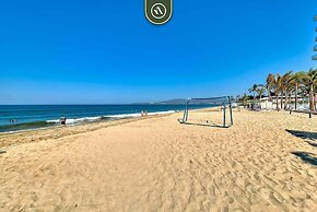 Ocean View 2BR Condo - Private Terrace - Beach