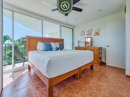 Beachfront 2BR Condo With Pool and Beachclub