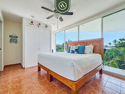 Beachfront 2BR Condo With Pool and Beachclub