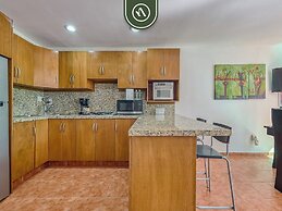 Beachfront 2BR Condo With Pool and Beachclub