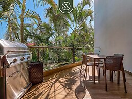 Beachfront 2BR Condo With Pool and Beachclub