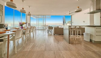 Breathtaking 3BR Condo - Private Pool - Sunsets