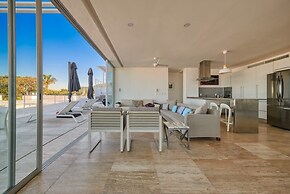 Breathtaking 3BR Condo - Private Pool - Sunsets