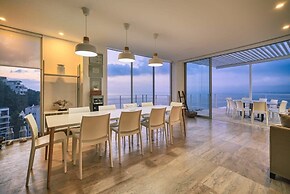 Breathtaking 3BR Condo - Private Pool - Sunsets