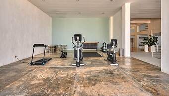 Breathtaking 3BR Condo - Private Pool - Sunsets