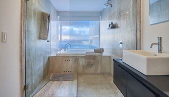 Breathtaking 3BR Condo - Private Pool - Sunsets
