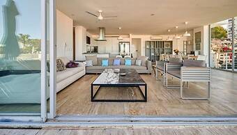 Breathtaking 3BR Condo - Private Pool - Sunsets