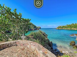 Luxury Oceanfront Villa - Private Beach - Pool