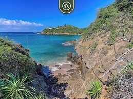 Luxury Oceanfront Villa - Private Beach - Pool