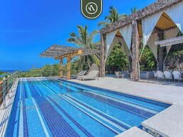 Luxury Oceanfront Villa - Private Beach - Pool