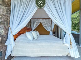 Luxury Oceanfront Villa - Private Beach - Pool