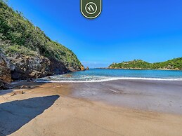 Luxury Oceanfront Villa - Private Beach - Pool