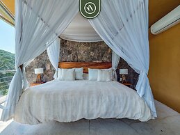 Luxury Oceanfront Villa - Private Beach - Pool